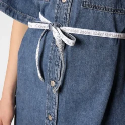 Calvin Klein Jeans Damen Jeanskleid -Günstiges Marikoo Geschäft Damen Jeanskleid pdstandard 612227 0001 modeldetail 1