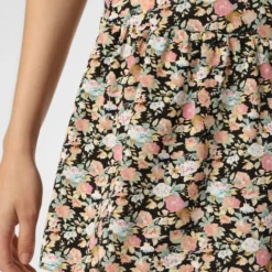 Damen Shorts -Günstiges Marikoo Geschäft Damen Shorts pdstandard 556145 0001 modeldetail 1